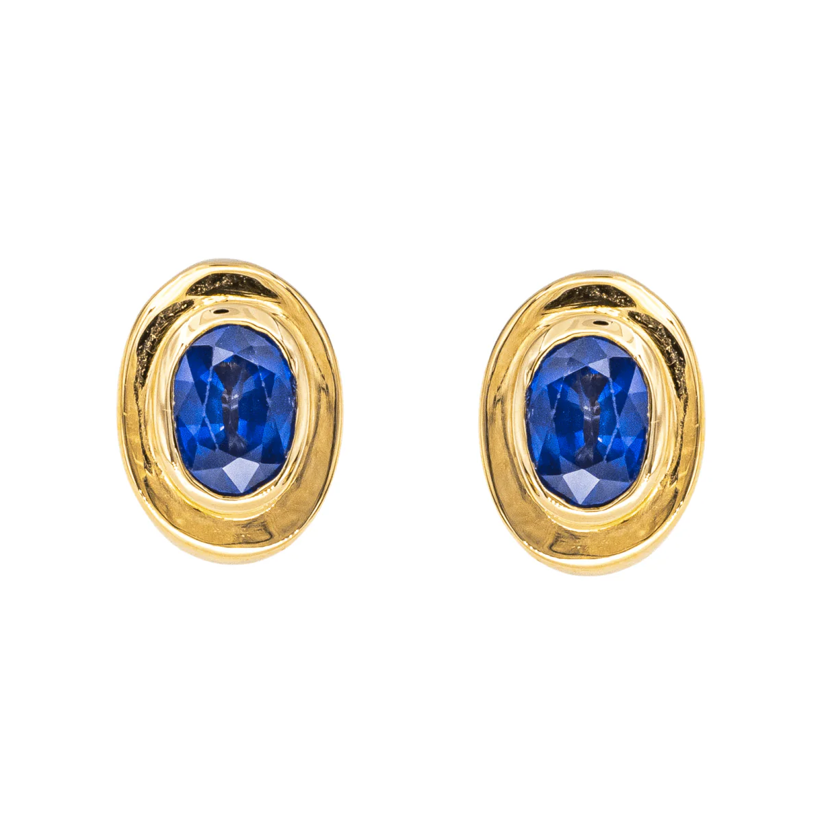 Clip-on earrings in yellow gold and sapphire