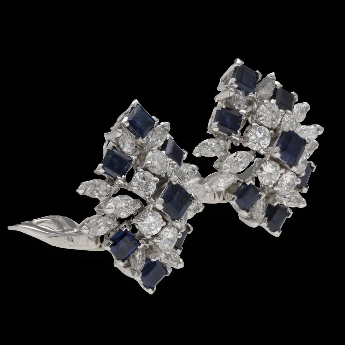 Earrings PIAGET clips in paltinium, sapphires and diamonds - Image 3