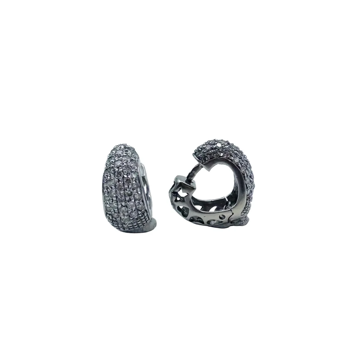 White Gold Heart-Shaped Hoop Earrings with Diamonds - Image 3