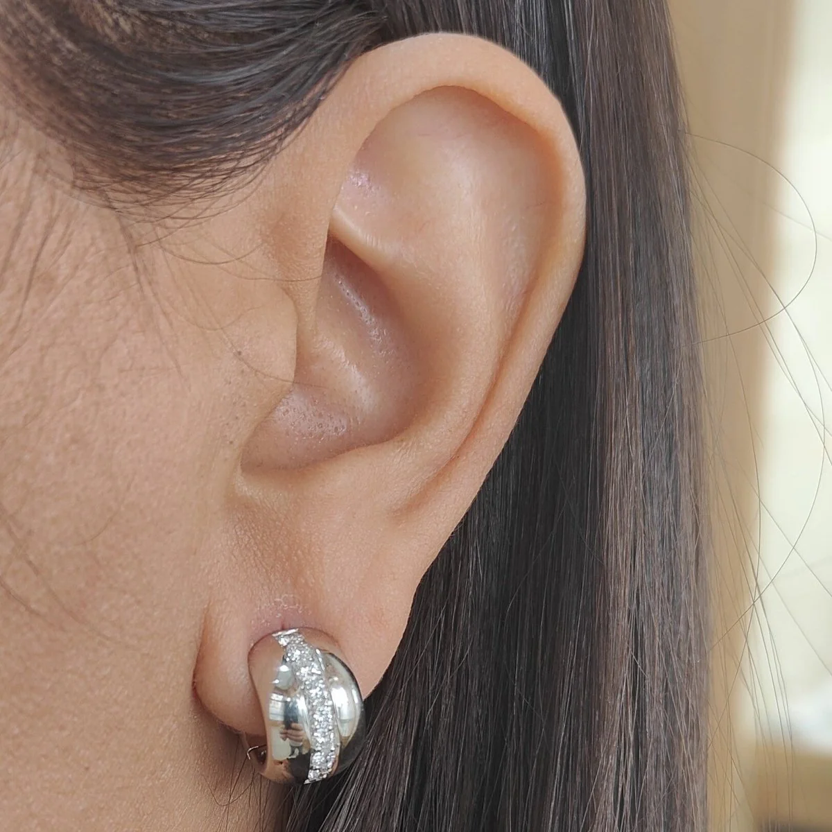 Earrings Creoles in white gold and diamonds - Image 2