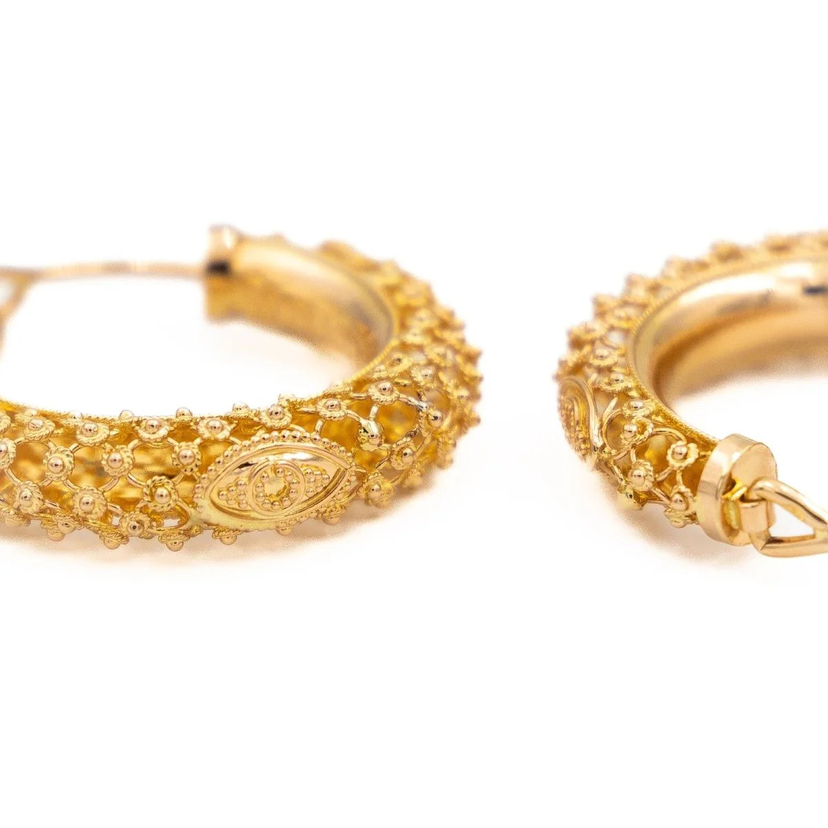 Hoop earrings in yellow gold - Image 4