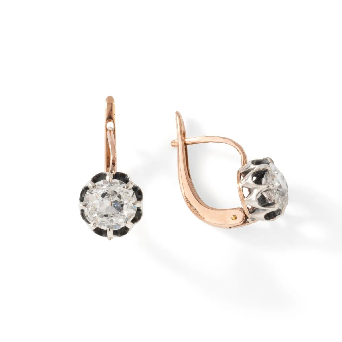 Sleeper earrings in pink gold and diamonds - Image 2