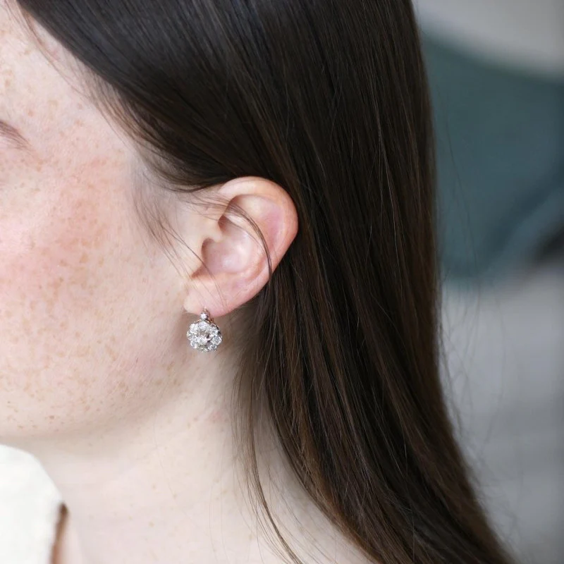 Marguerite Earrings diamonds 3.00 Cts - Image 2
