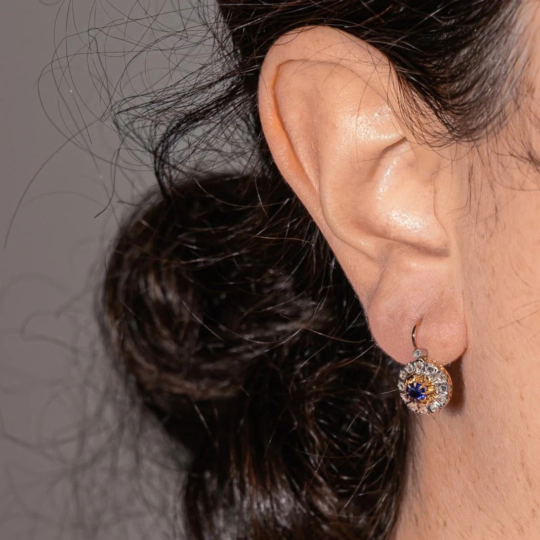 Lever-back earrings in Rose gold, Platinum, Sapphires, and Diamonds - Image 2