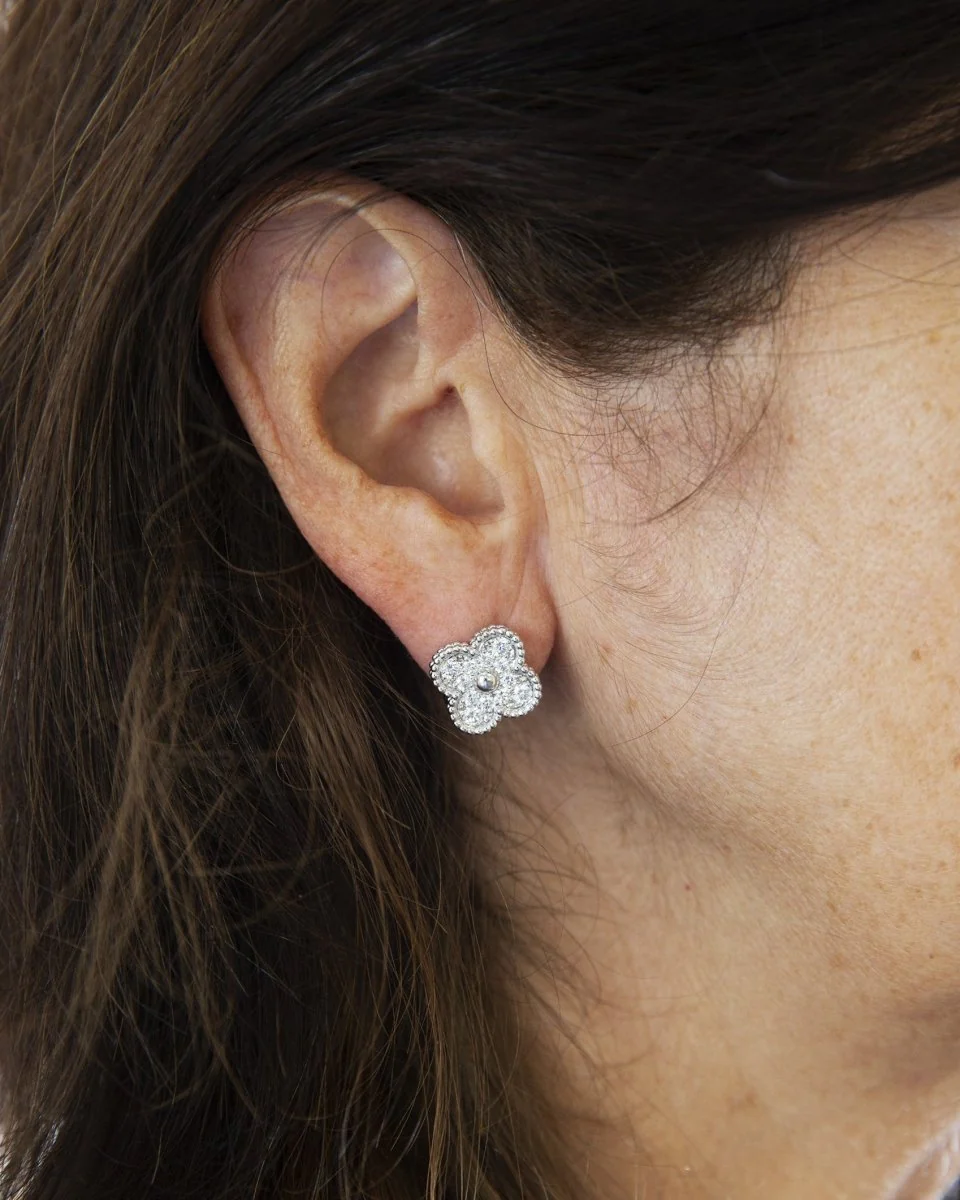 VAN CLEEF & ARPELS “Vintage Alhambra” earrings in white gold and diamond - Image 2