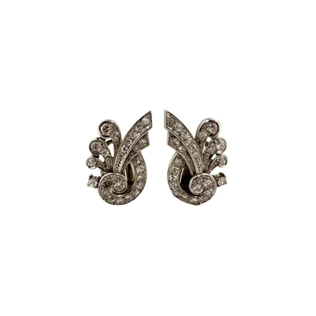 Earrings at white gold and diamonds
