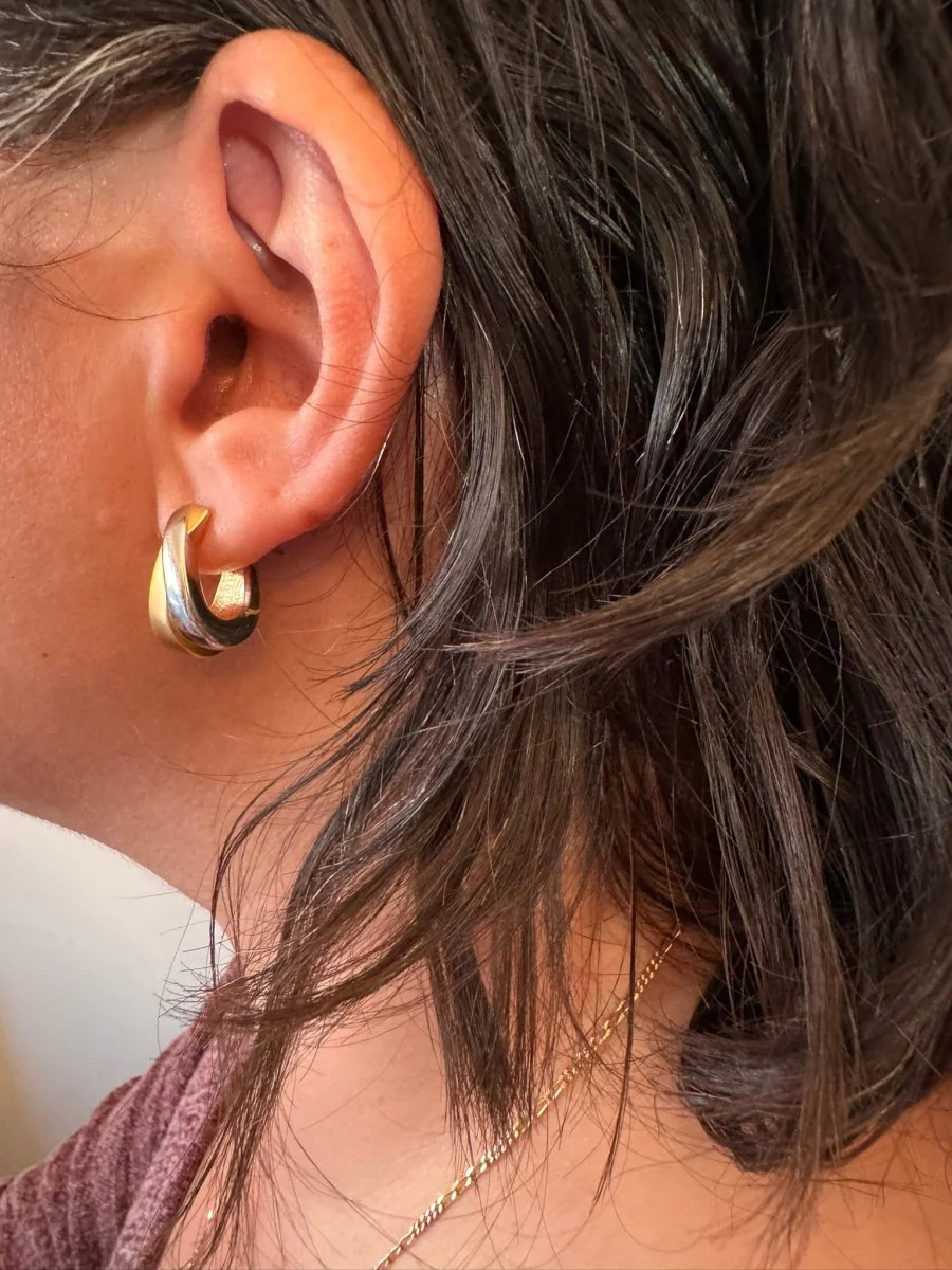 Earrings in yellow gold and white - Image 12