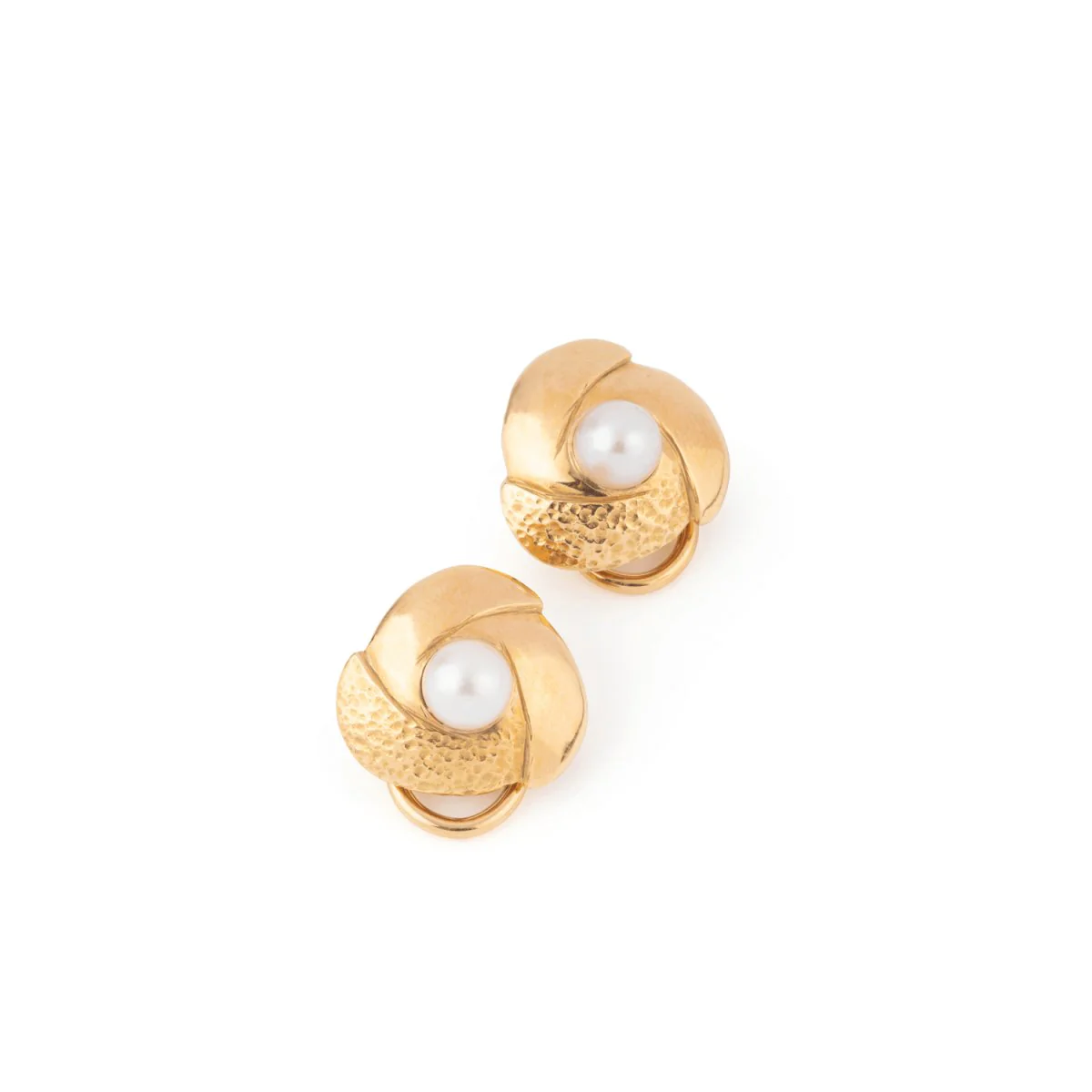 Yellow gold and pearl earrings