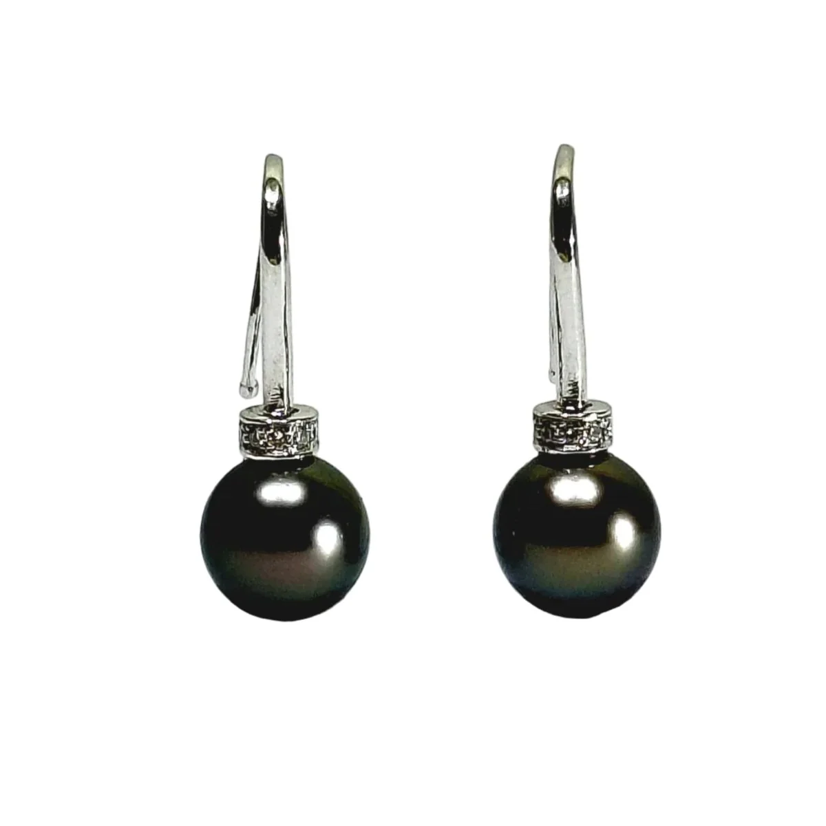 Dangling earrings in white gold, pearls and diamonds