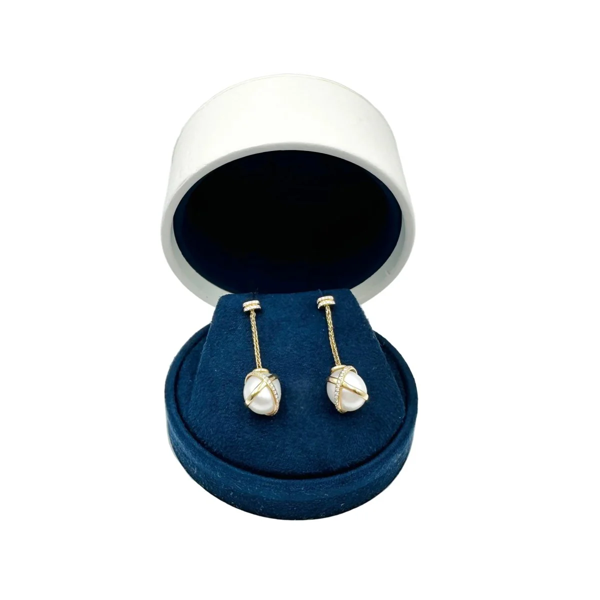 FRED "Baie des Anges" Drop Earrings in yellow gold, pearls, and diamonds - Image 5