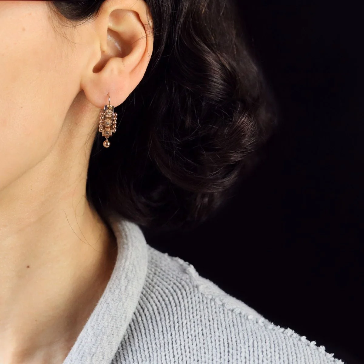 Rose gold and pearl drop earrings - Image 2