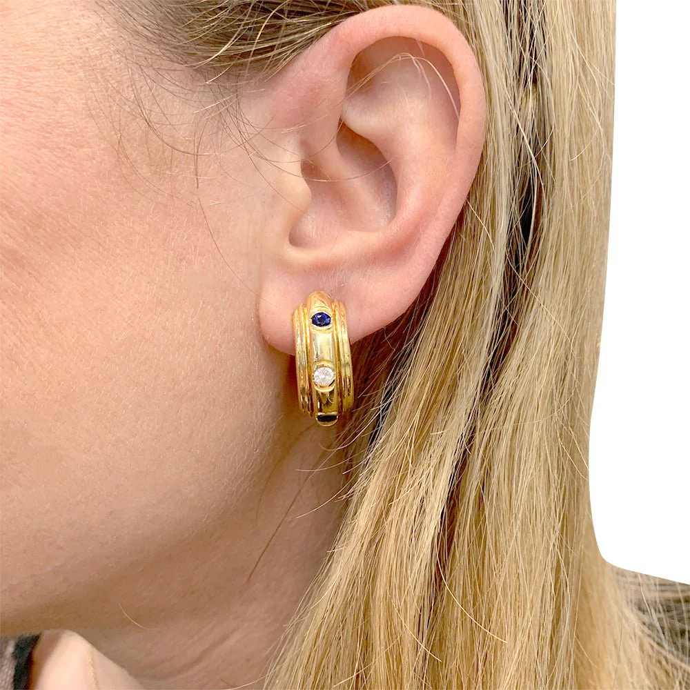 Piaget earrings, “'Possession”, yellow gold, sapphires, diamonds - Image 6