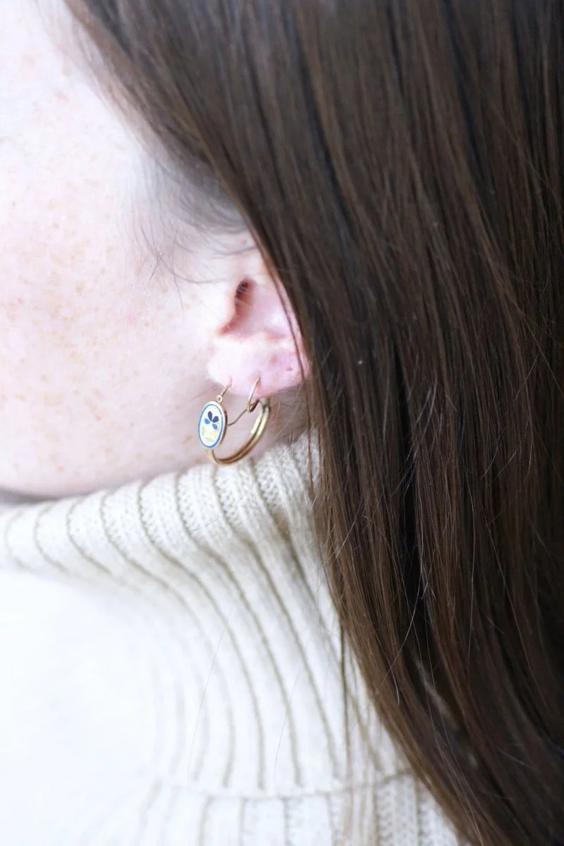 Poissarde enamel flower earrings - Image 3