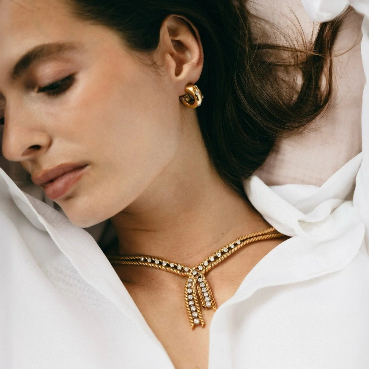 TIFFANY & CO. "Stars" hoop earrings in yellow gold, platinum and diamonds - Image 2