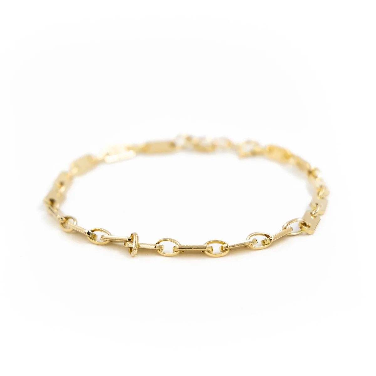 Curb bracelet in yellow gold