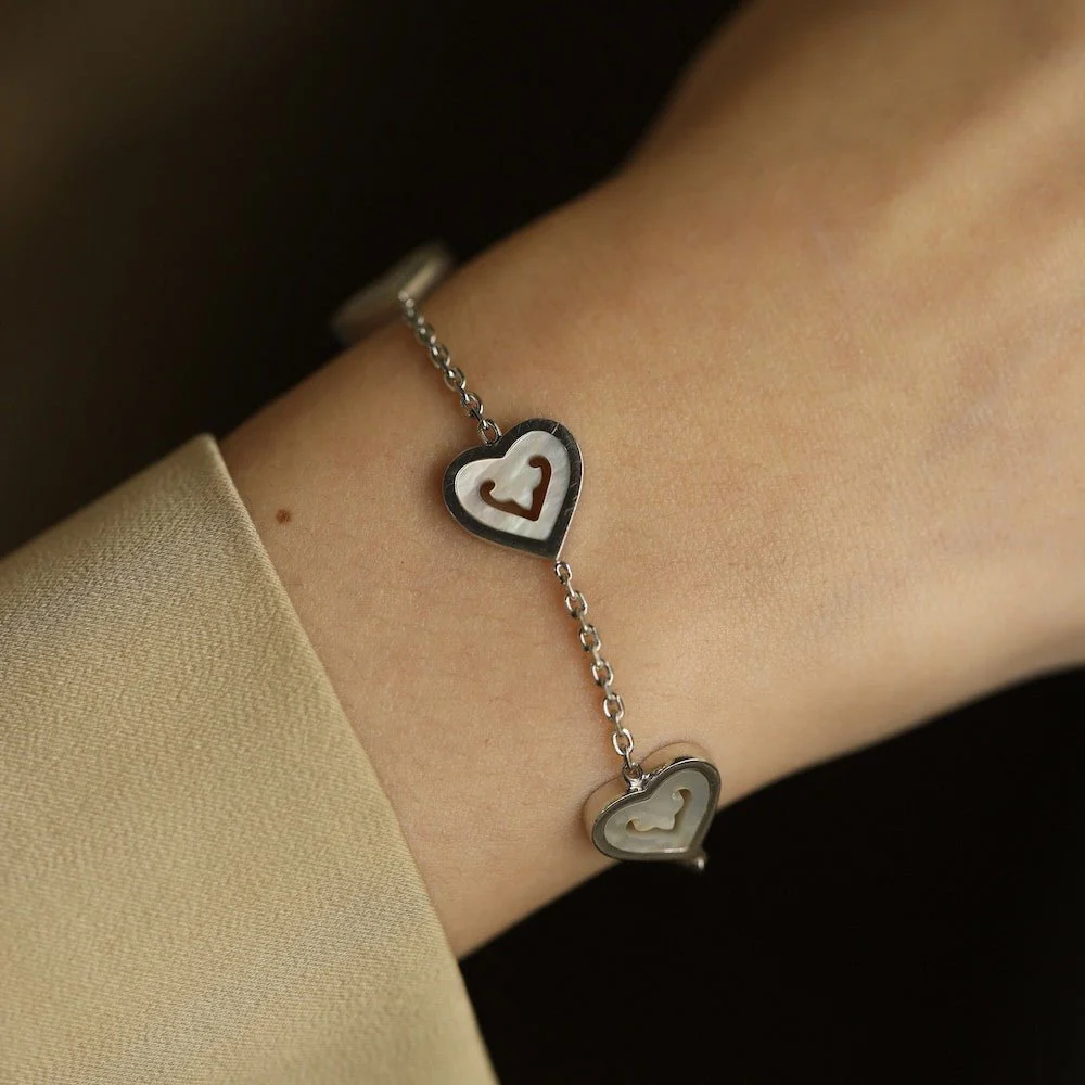 OJ PERRIN "Legendary Heart" Charm Bracelet in white gold and mother-of-pearl - Image 2