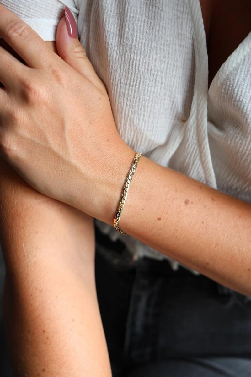 Bean mesh bracelet in yellow gold - Image 7