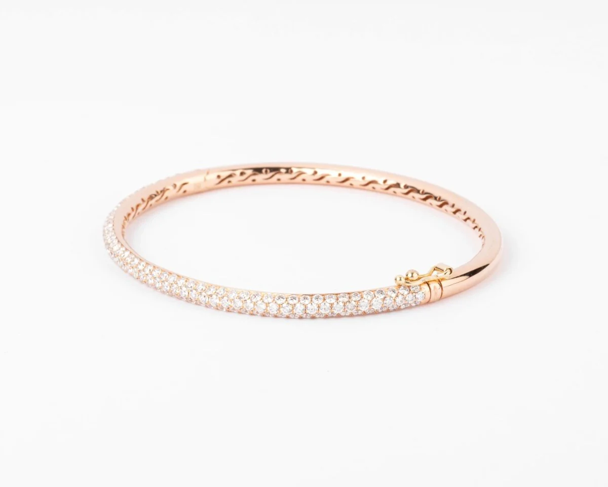 Opening bangle in pink gold set with 3 lines of diamond - Image 4