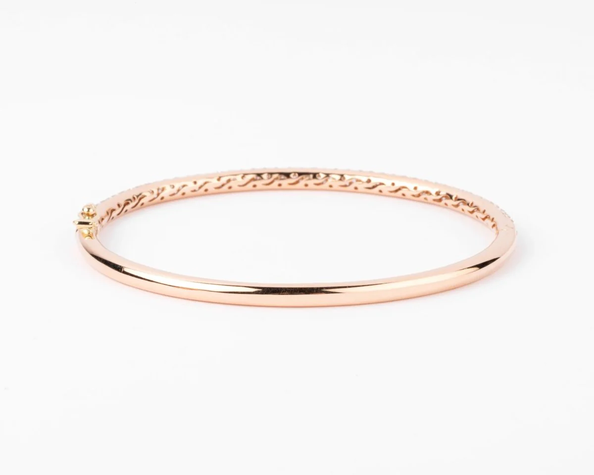 Opening bangle in pink gold set with 3 lines of diamond - Image 5