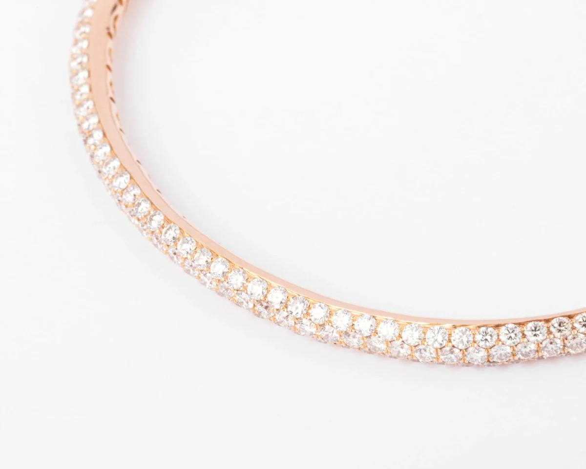 Opening bangle in pink gold set with 3 lines of diamond - Image 7
