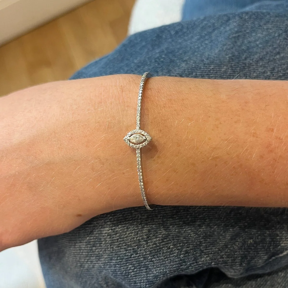 White gold and Diamond Bangle Bracelet - Image 2