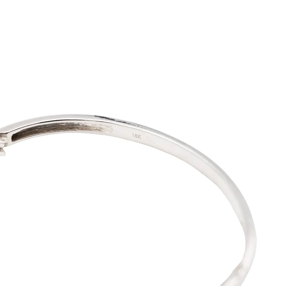 Bangle bracelet in white gold and diamonds - Image 9
