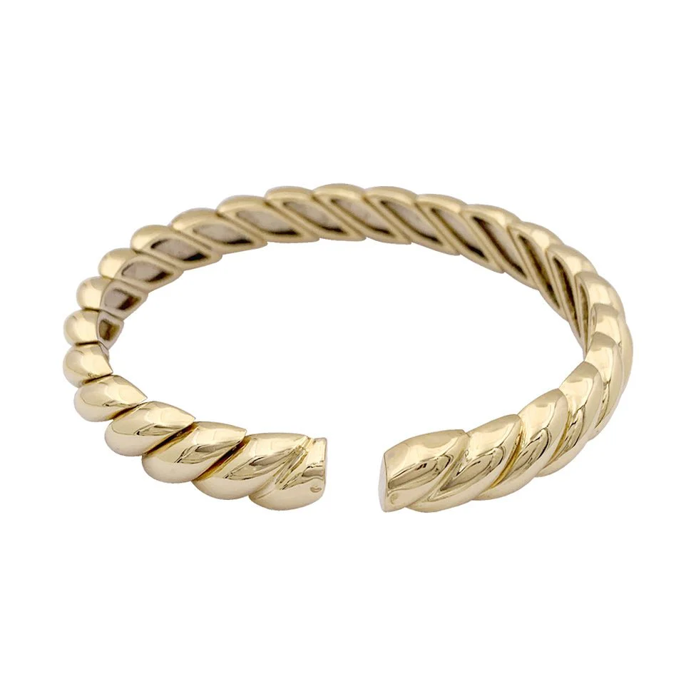 Yellow gold and diamond bangle bracelet - Image 4