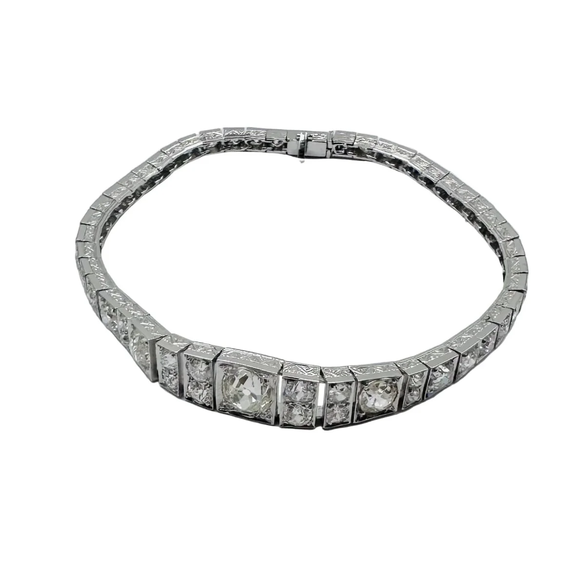 Bracelet Ligne in Platinum and Diamonds