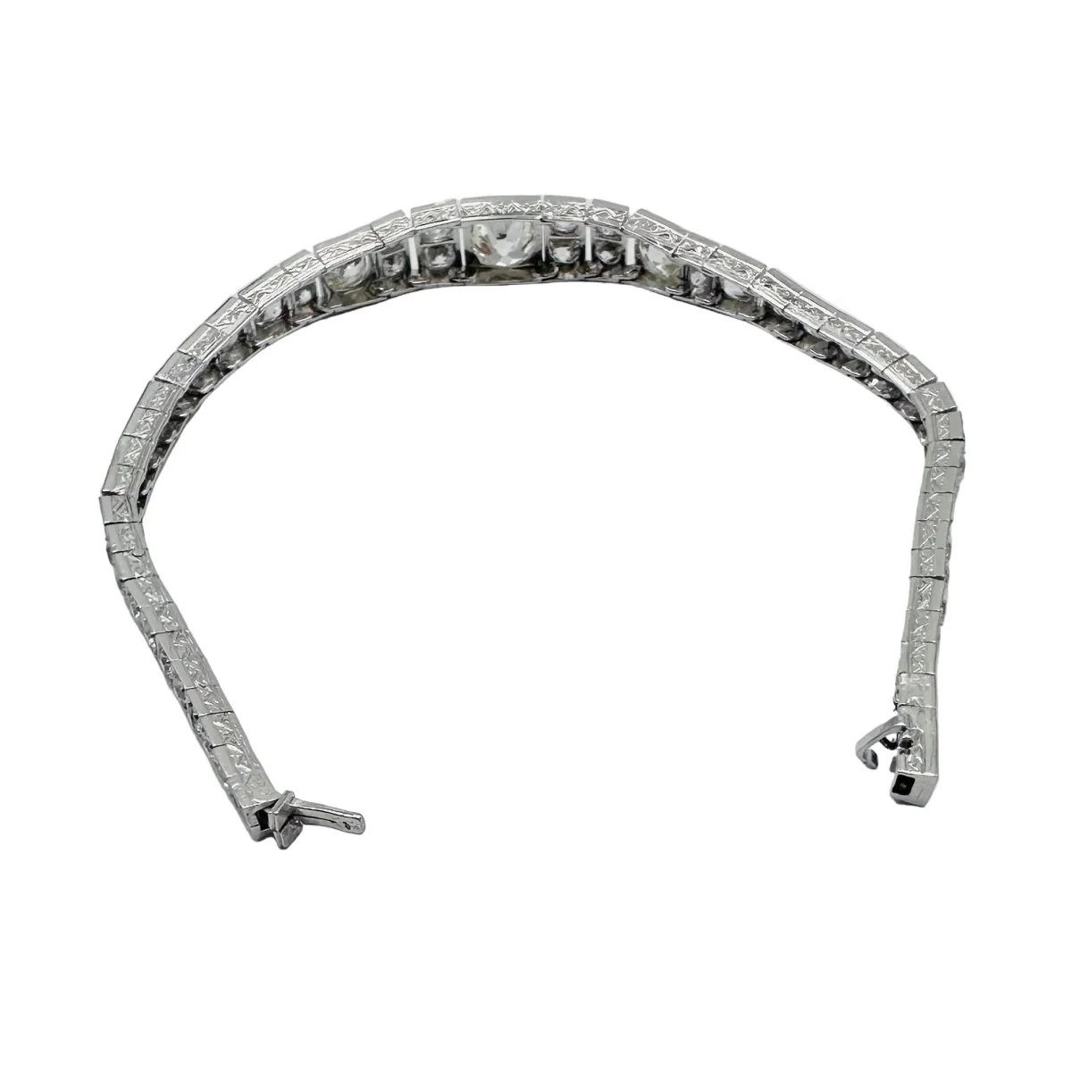 Bracelet Ligne in Platinum and Diamonds - Image 3