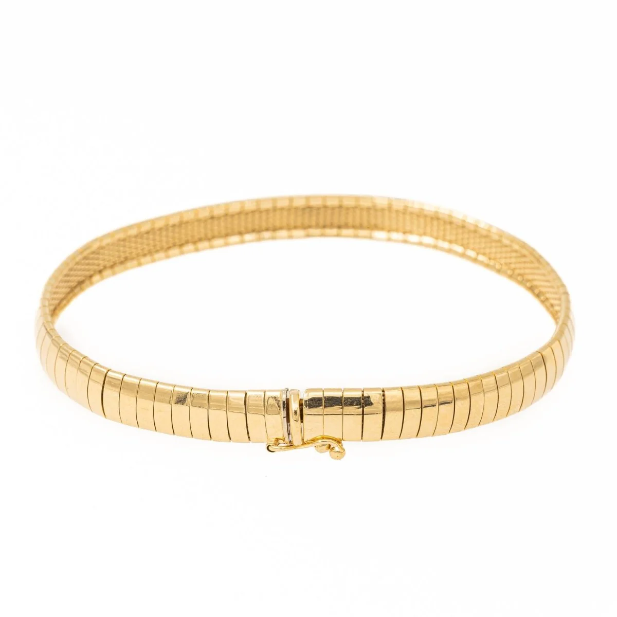 Omega mesh bracelet in yellow gold - Image 3
