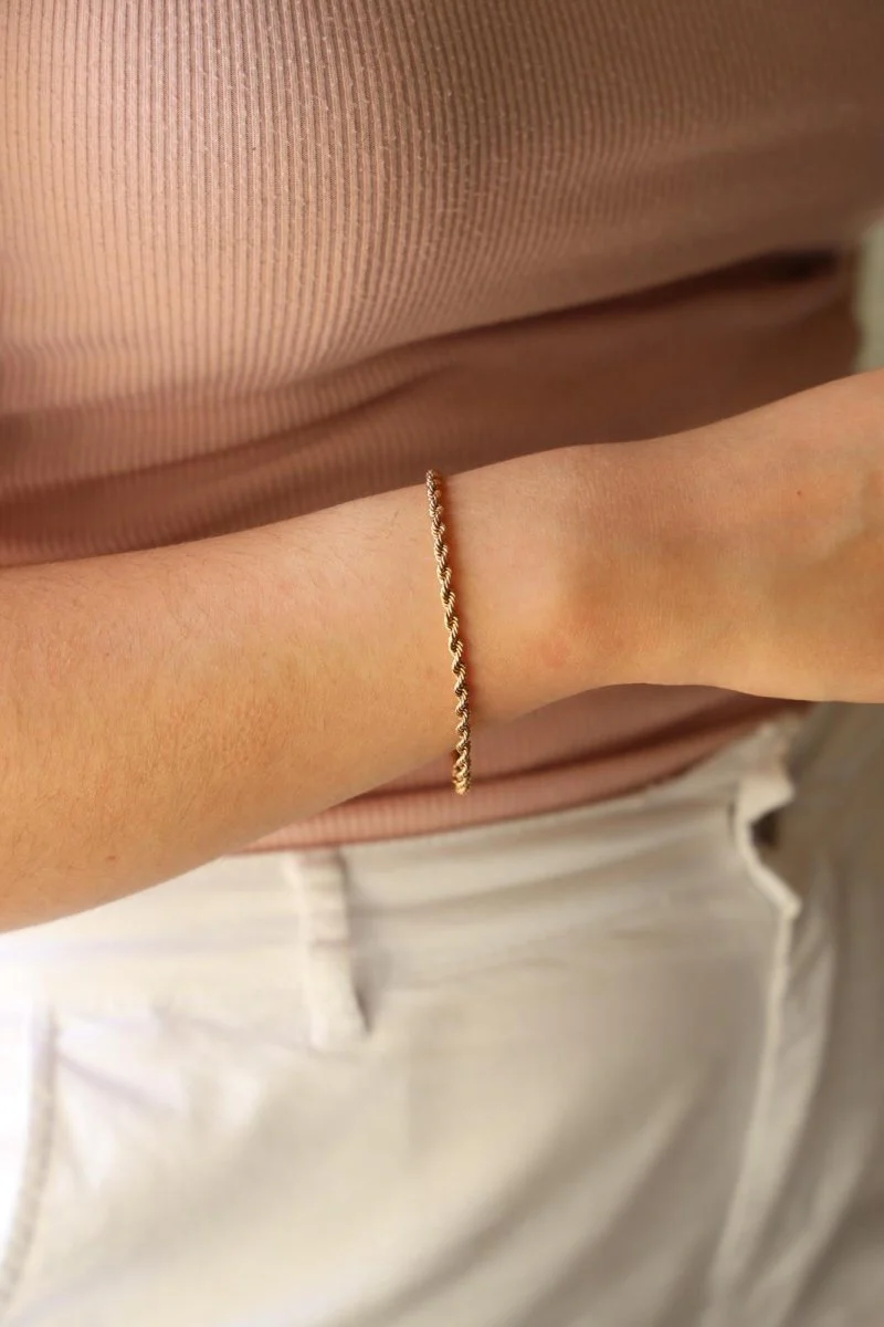 Twisted mesh bracelet in rose gold - Image 7