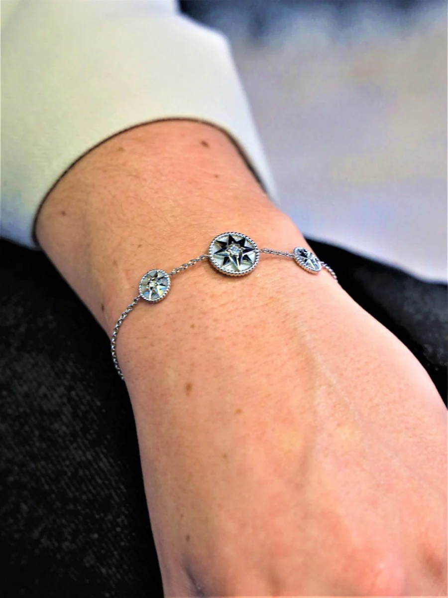 DIOR “Rose des vents” bracelet, white gold, mother-of-pearl and diamond - Image 3