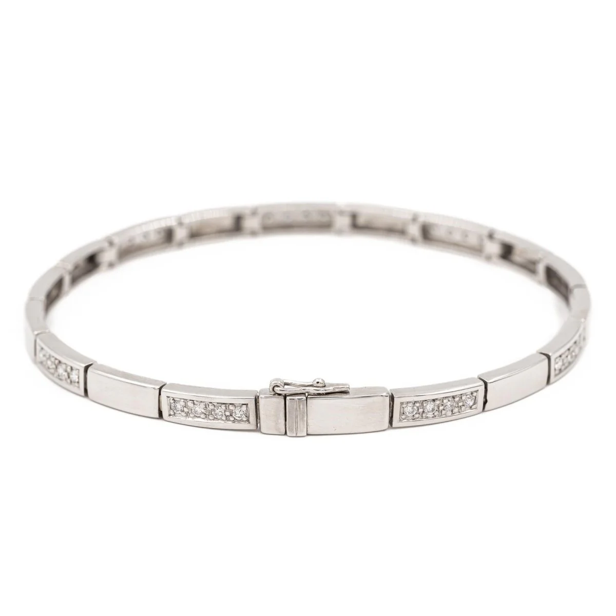 White gold and diamond bracelet - Image 4
