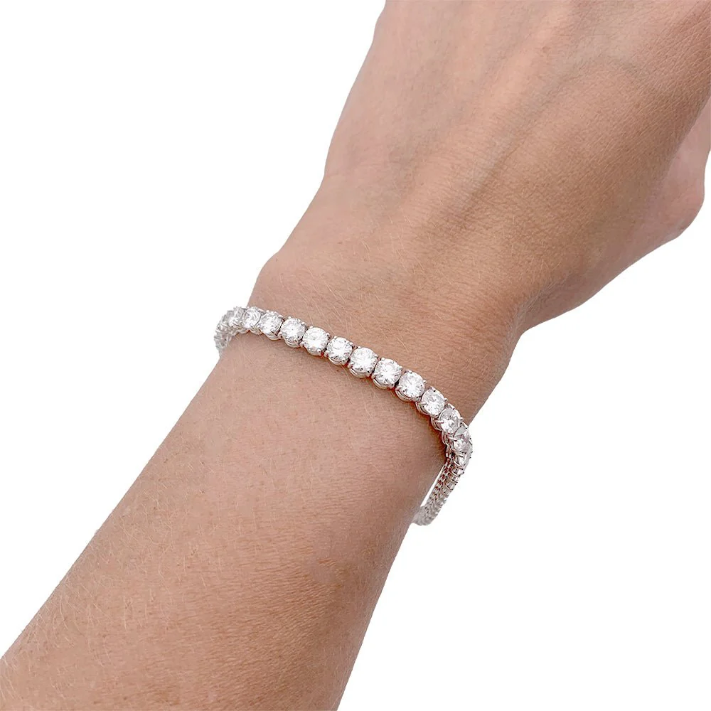 White gold and diamond bracelet. - Image 2