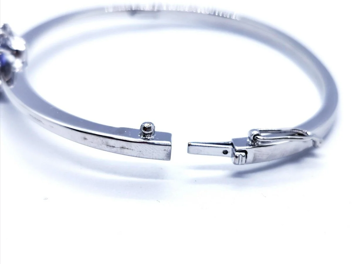 Bangle bracelet in white gold and tanzanite - Image 10