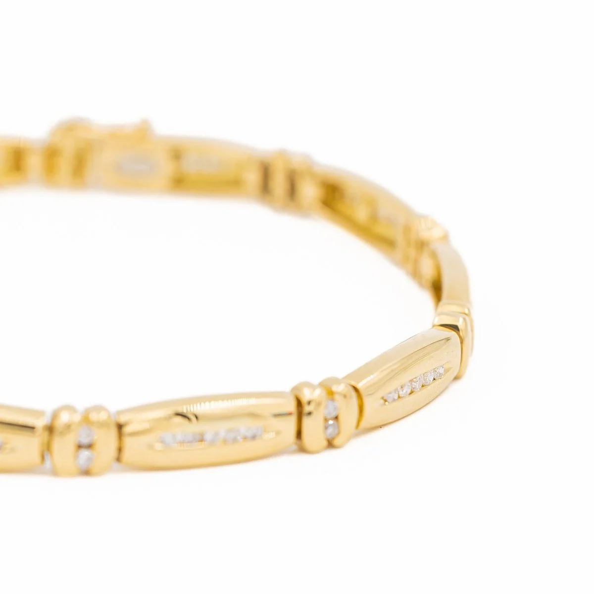 Soft Bracelet in Yellow gold and Diamonds - Image 5