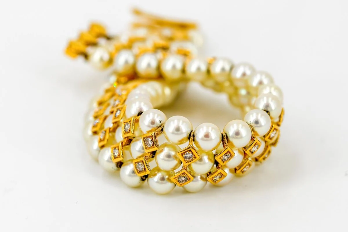 Yellow gold, pearl and diamond bracelet