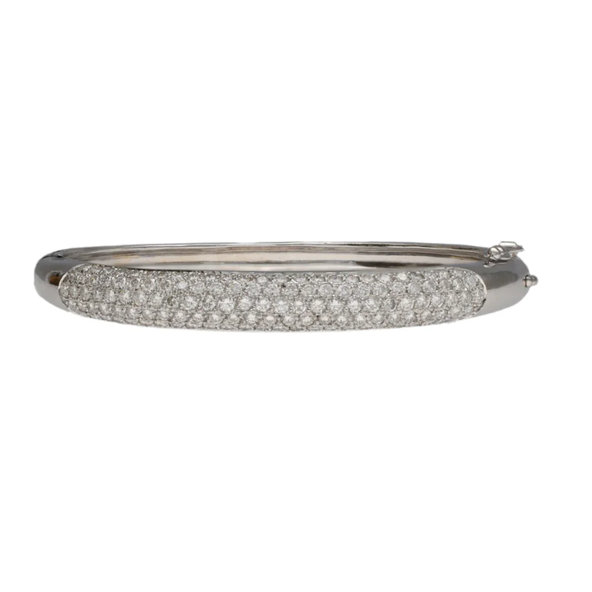 Bracelet rigid opening in 18 Cts white gold set with 5.0 Cts of diamonds G-VS.