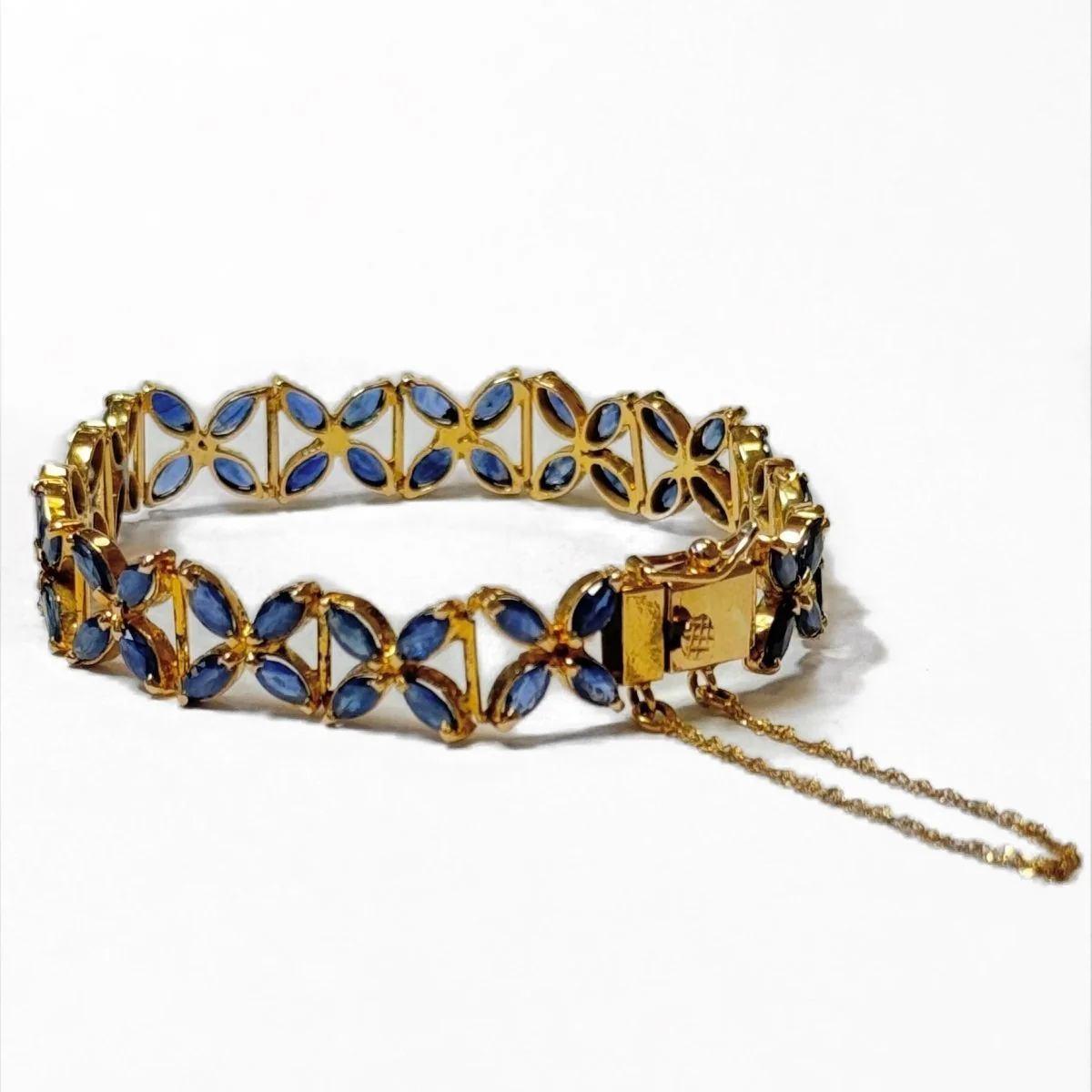 Bracelet rosaces en or jaune et saphir - Image 7