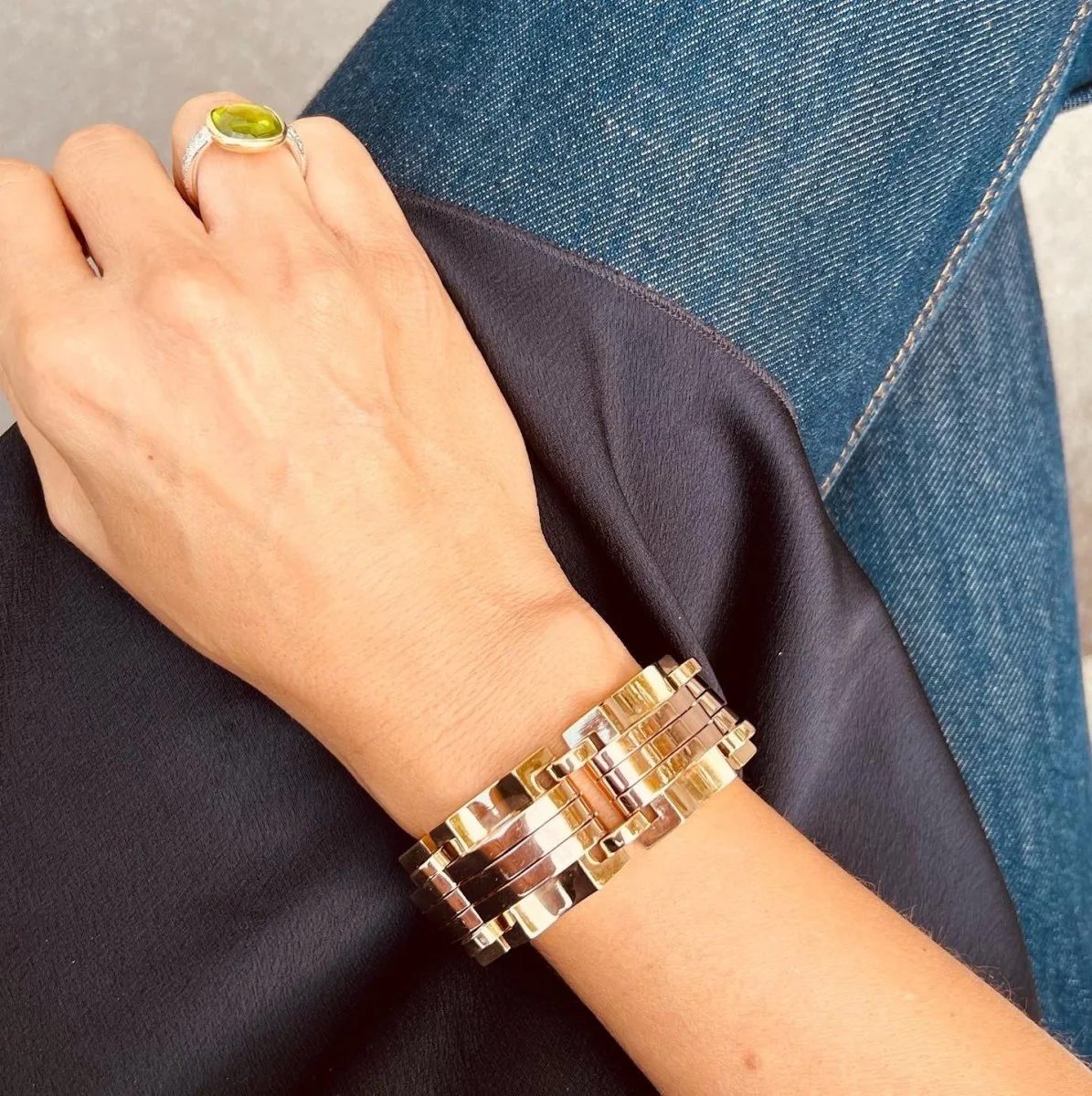 Yellow and rose gold tank bracelet - Image 2