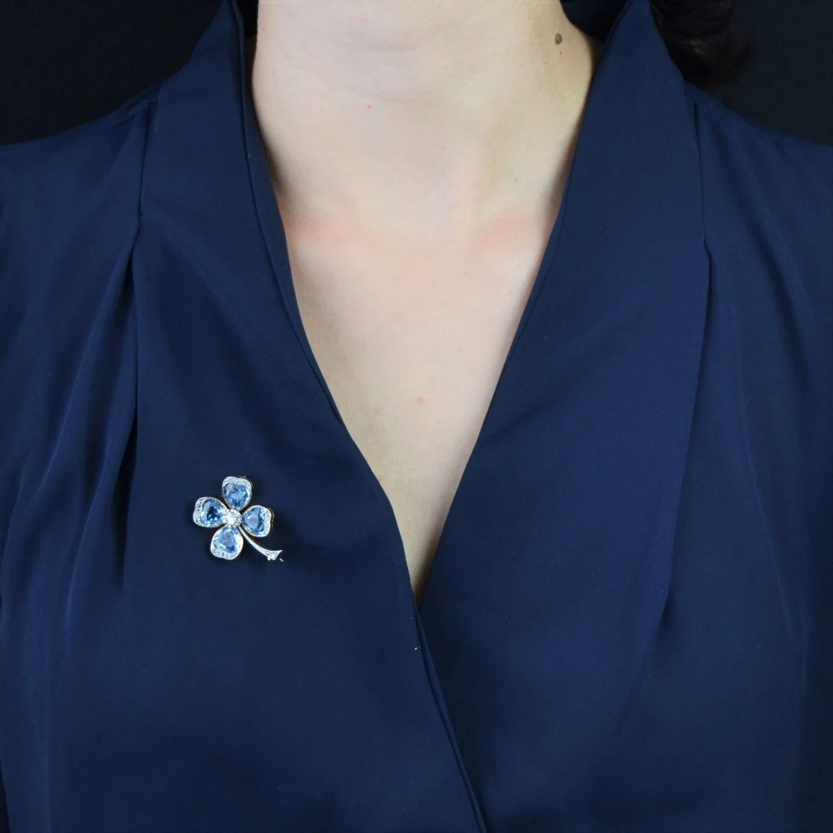 Yellow gold brooch with spinels and diamonds - Image 2