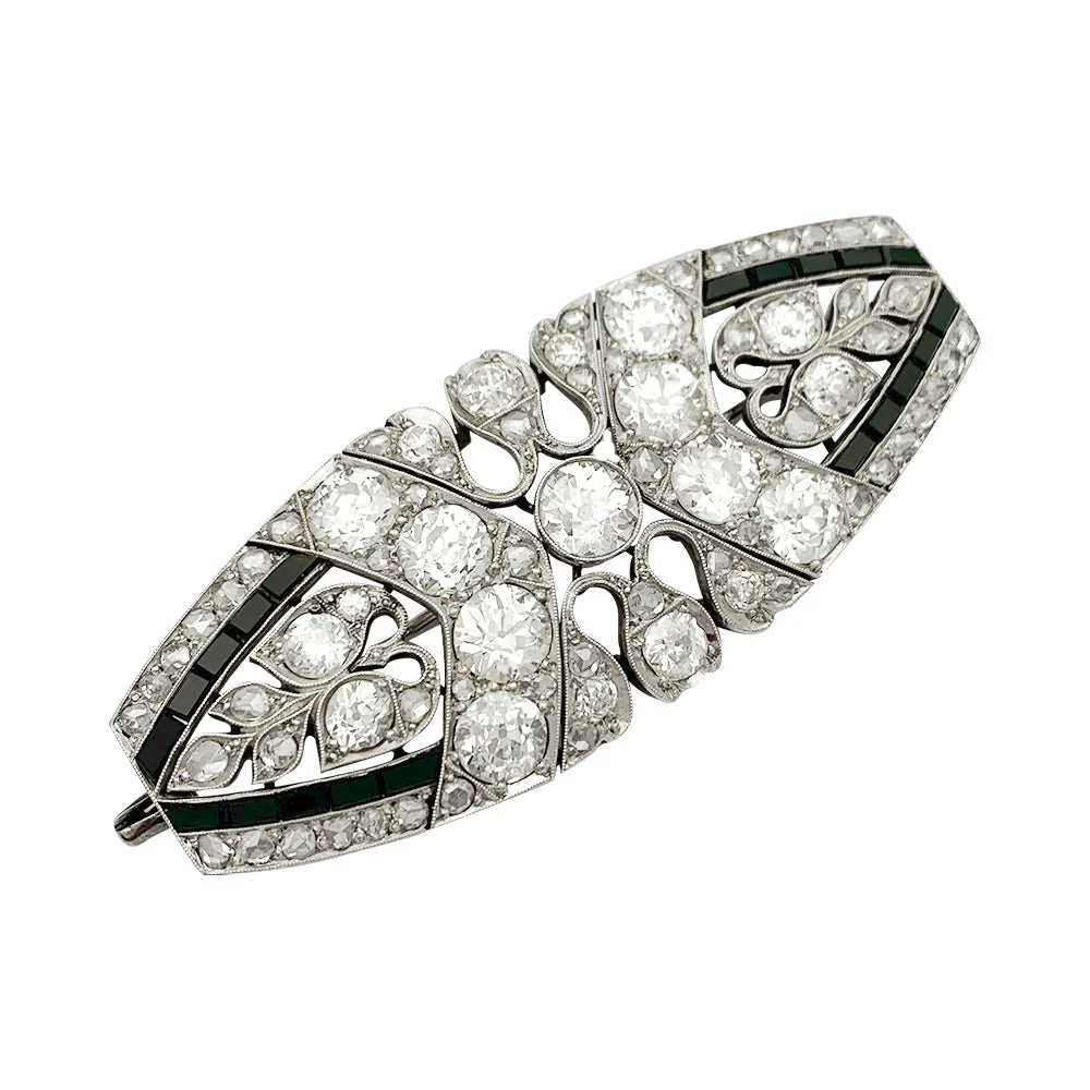 Art Deco brooch in platinum set with diamonds and onyx