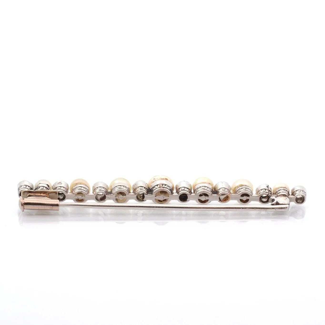 Platinum, Pearls, and Diamonds Brooch - Image 2