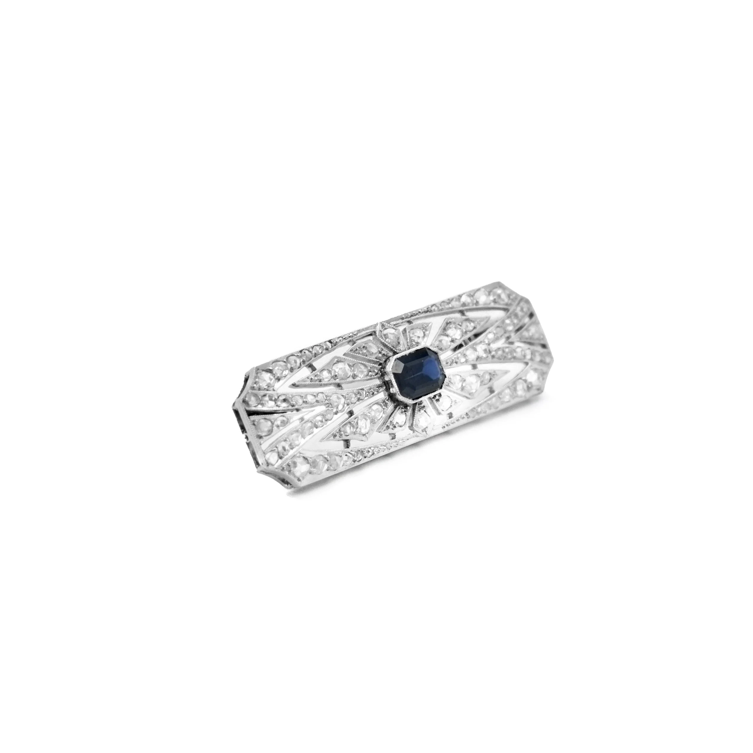 Brooch Art Deco in white gold and paltinium sapphire and diamonds