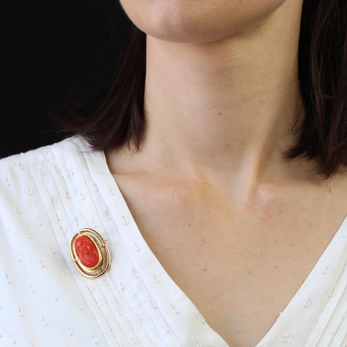 Brooch Cameo in yellow gold and coral - Image 2