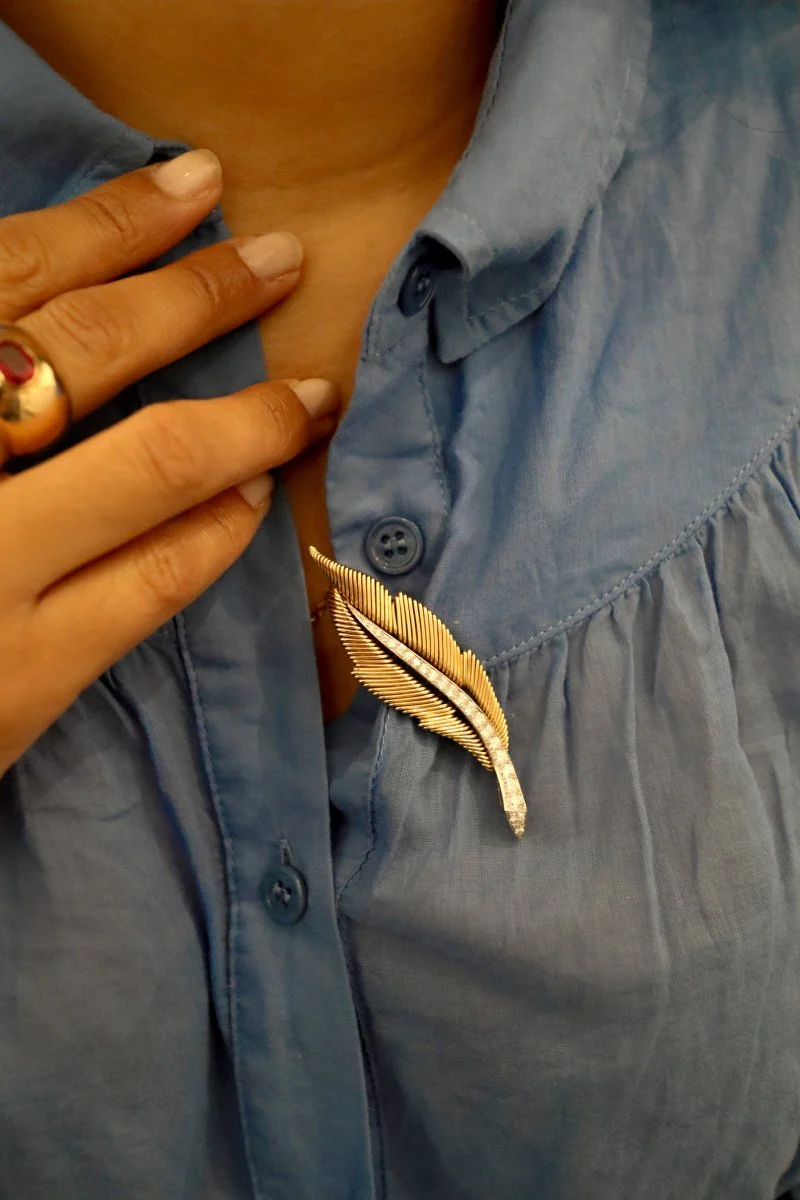 VAN CLEEF & ARPELS Plume Clip brooch in yellow gold and diamonds - Image 2