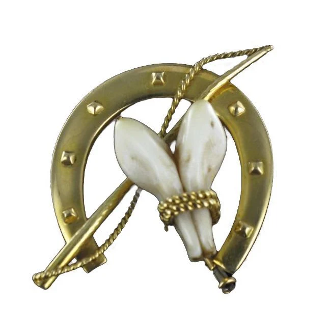 Yellow gold brooch