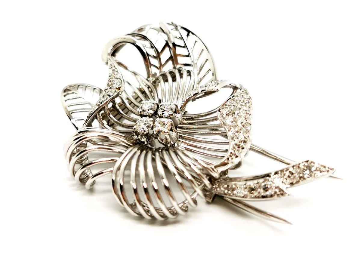 Flower brooch in white gold and diamonds - Image 11