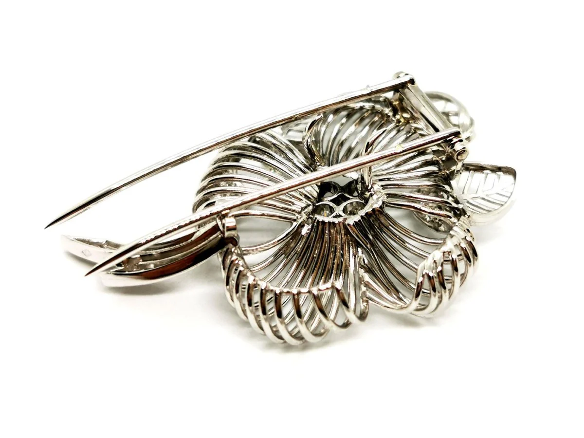 Flower brooch in white gold and diamonds - Image 13