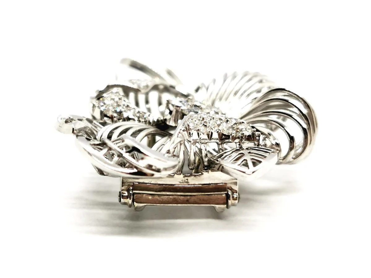 Flower brooch in white gold and diamonds - Image 7